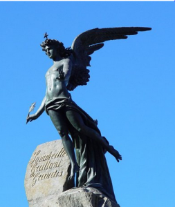 Particolare del monumento di piazza statuto